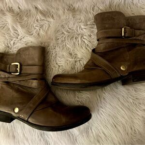 Fabulous Miz Mooz Leather Ankle Boots